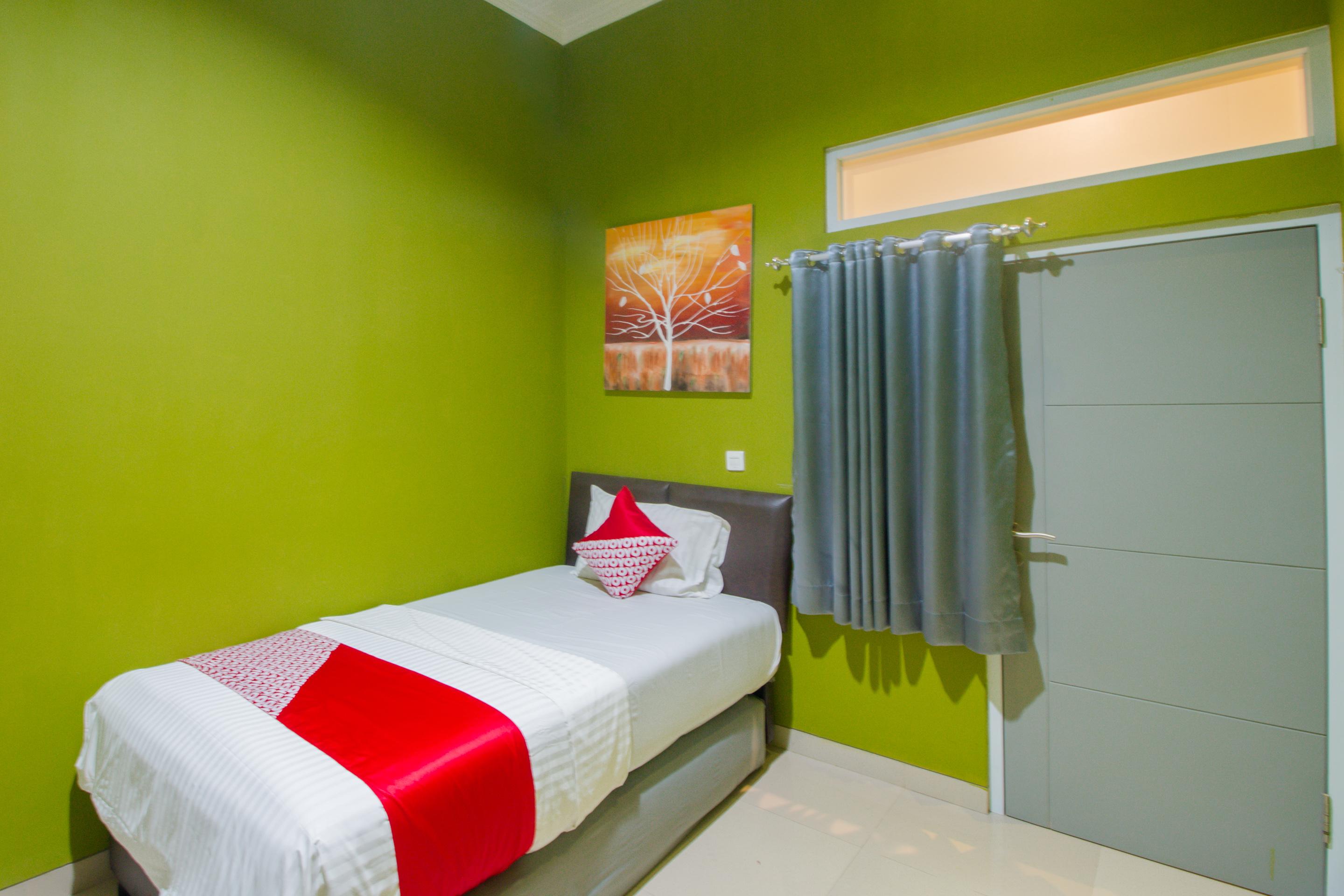 Hotel Oyo 871 Aira Costel à Cianjur Extérieur photo
