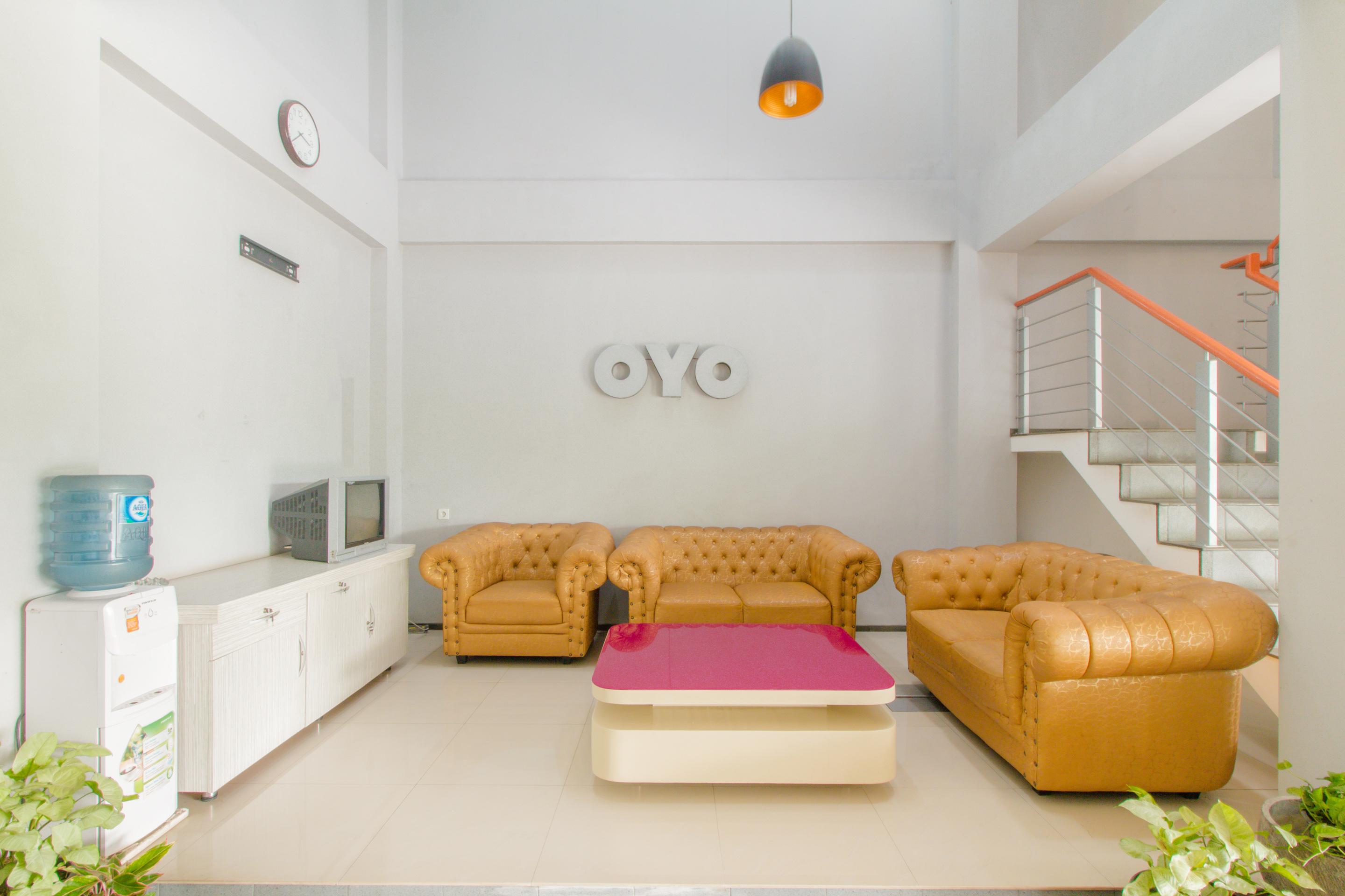 Hotel Oyo 871 Aira Costel à Cianjur Extérieur photo